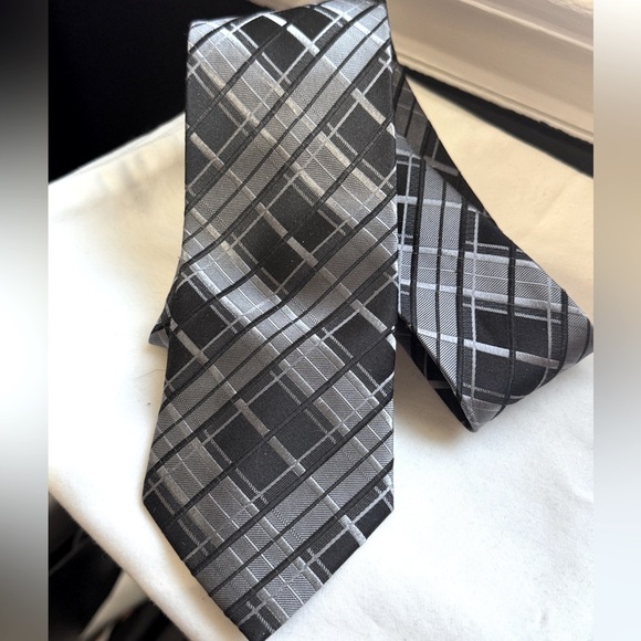 💥Elegant Vintage Pronto Uomo Italian Silk Black and Gray Men's Tie💥 - Picture 16 of 16